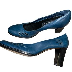 Etienne Aigner blue heels size 8.5